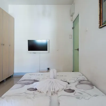 Apartment Paradise *
